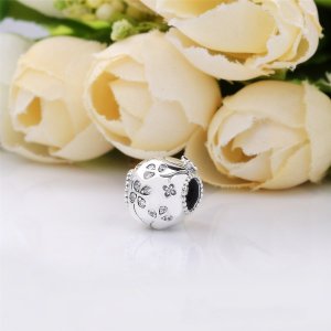 PANDORA přívěsek Zářící lebka - 797866CZ